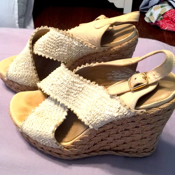 Authentic Stuart weitzman off white wedges